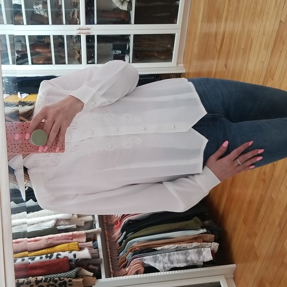 Vintage white button down shirt, size 12P - Picture 2 of 13